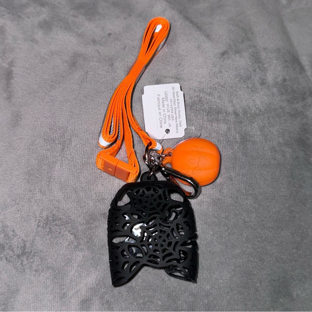 Bath and body works spiderweb hand sanitizer holder